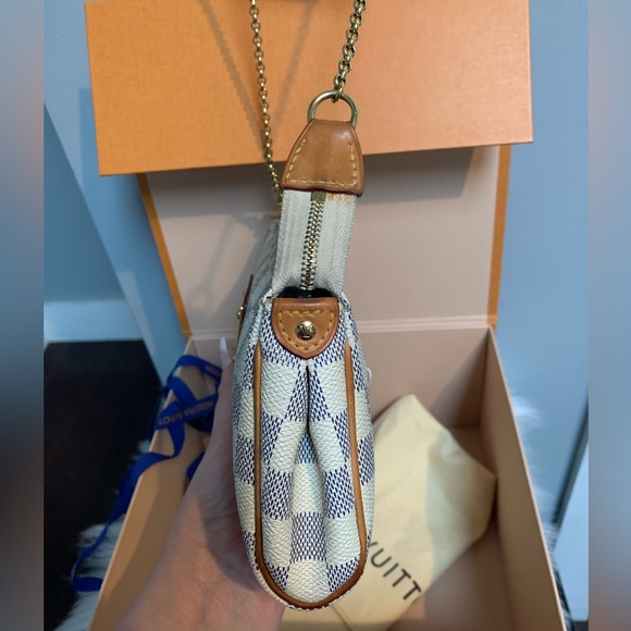 ❌SOLD❌2011 authentic Louis Vuitton Eva bag in Damier Azur w box, dustbag card - Picture 4 of 17